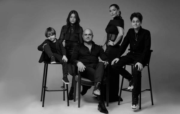 Xalq artistinin oğlu Çində Ali təhsil alır