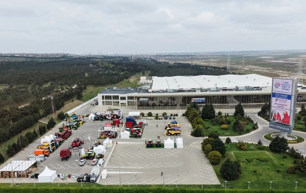 İlham Əliyev 19-cu "Caspian Agro Week" və 31-ci "InterFood Azerbaijan" sərgiləri ilə tanış olub