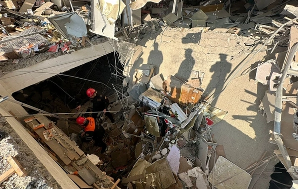 Bakıda ofis binasında PARTLAYIŞ: Xilasetmə görüntüləri