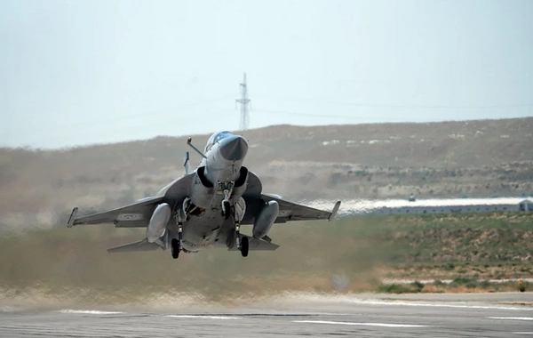 Azərbaycanın pilotları çətin döyüş manevrləri üzrə tapşırıqlar yerinə yetiriblər