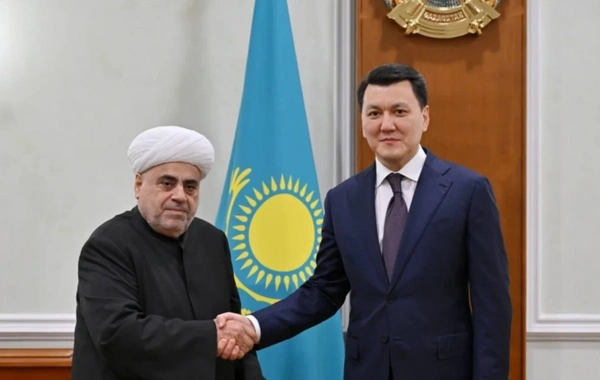 Allahşükür Paşazadə Qazaxıstanın Vitse-prezidenti ilə dini və dövlətlərarası əlaqələri müzakirə edib