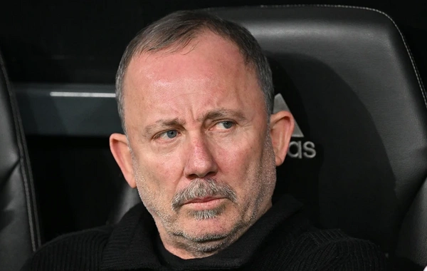 Beşiktaş Sərgən Yalçınla yollarını ayırır