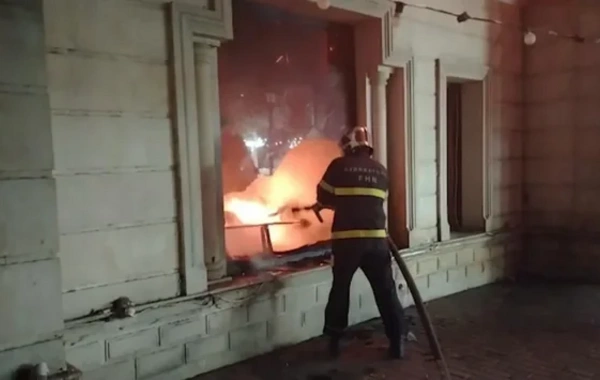 Xırdalanda uşaq əyləncə mərkəzində başlayan yanğın restorana keçib - Sakinlər danışdı