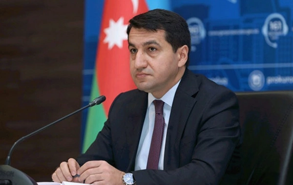 Hikmət Hacıyev Pakistan səfiri ilə görüşüb
