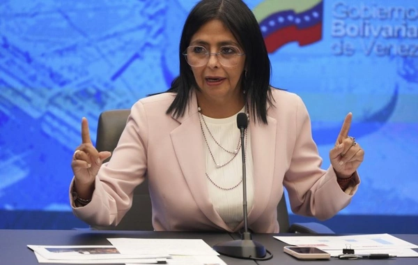 Venesuelada müvəqqəti idarəetmə vitse-prezidentə tapşırıldı