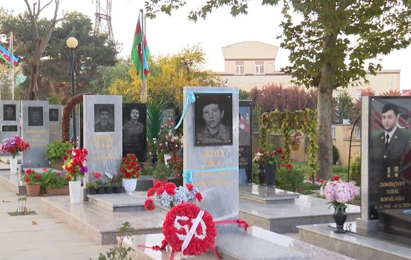 Azərbaycanda iki şəhidin məzarı qarət edildi