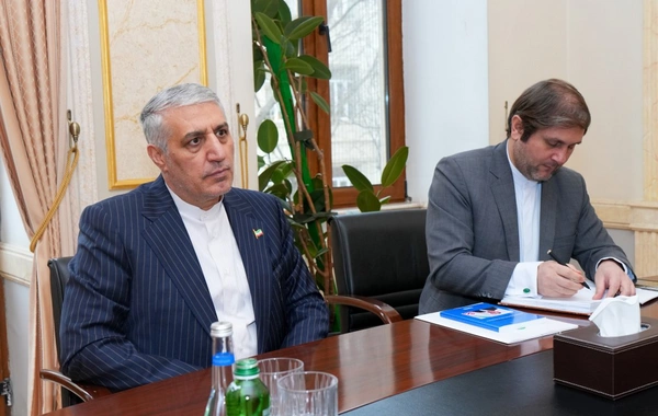 Dövlət Komitəsinin sədri İran səfiri ilə görüşüb