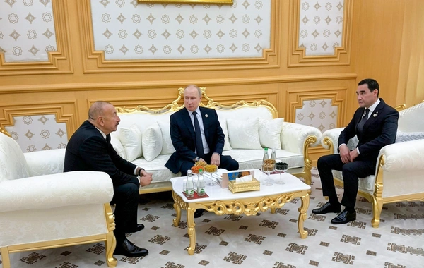 MDB dövlət başçıları görüşü çərçivəsində İlham Əliyev Vladimir Putin və Sərdar Berdiməhəmmədovla görüşüb