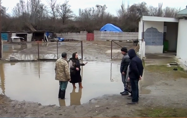 Kürdəmirdə susuz qalan sakinlər: Baxan yoxdur, dərdimizi kimə deyək?