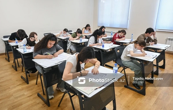 Почему стало меньше стобалльников? Эксперт о результатах выпускных экзаменов