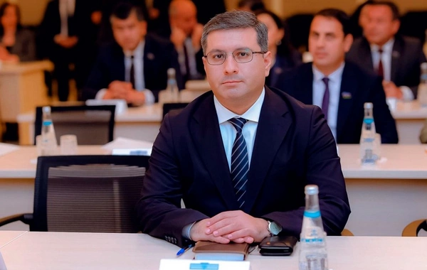 Naxçıvanın iqtisadiyyat naziri kollektivə təqdim edilib