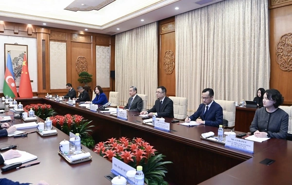 Джейхун Байрамов встретился с Ваном И