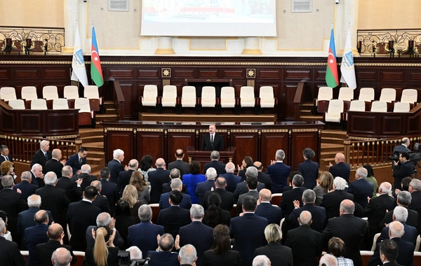 AMEA-nın 80 illik yubiley yığıncağı keçirilib, İlham Əliyev çıxış edib