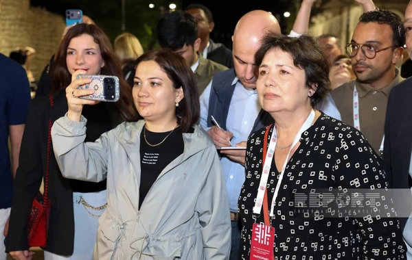 IV Şuşa Qlobal Media Forumunun iştirakçıları Qarabağ küçəsi ilə tanış olublar