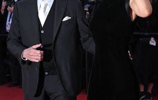 72 yaşlı Con Travolta illər sonra Kanna 26 yaşlı qızı ilə qatıldı