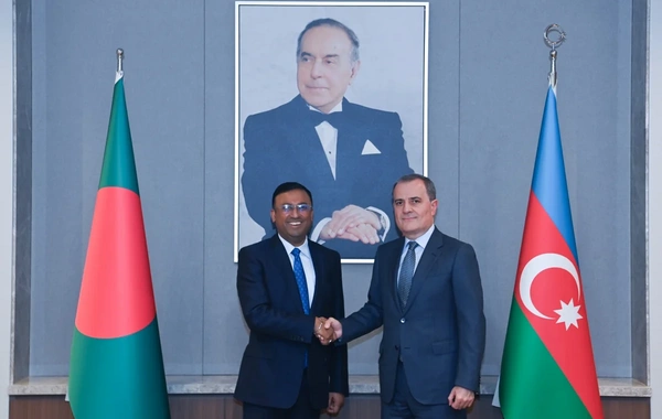 Ceyhun Bayramov banqladeşli həmkarı ilə əməkdaşlığın genişləndirilməsini müzakirə edib