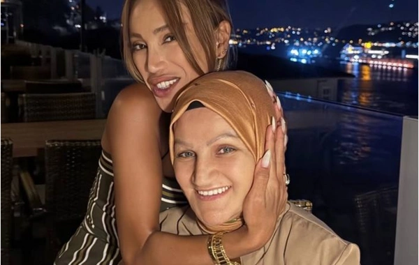 Röya Ayxandan anası ilə bağlı paylaşım