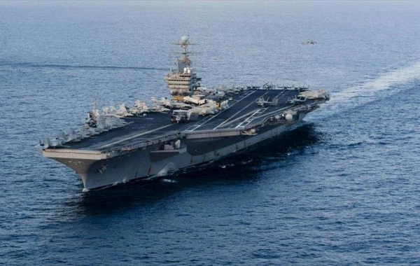 СМИ: Американский авианосец вошел в Оманский залив в 200 км от побережья Ирана