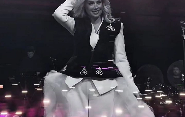 Roza Zərgərli bu qonşu ölkənin üç şəhərində konsert verdi