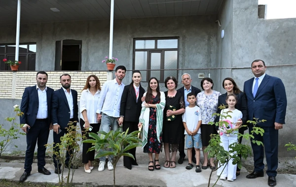 Leyla Əliyeva "Onlardan biri: Emil" adlı anım tədbirində iştirak edib