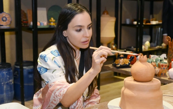 Leyla Əliyeva və Arzu Əliyeva Şəkidə "ABAD" Keramika və Tətbiqi Sənət Mərkəzi ilə tanış olublar