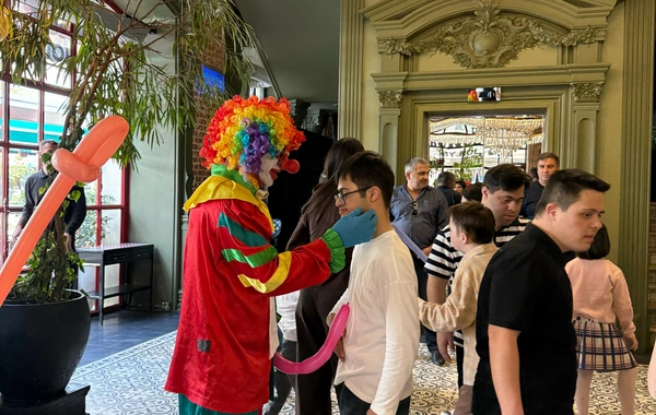 Bakıda daun sindromlu gəncləri işlə təmin edəcək restoran