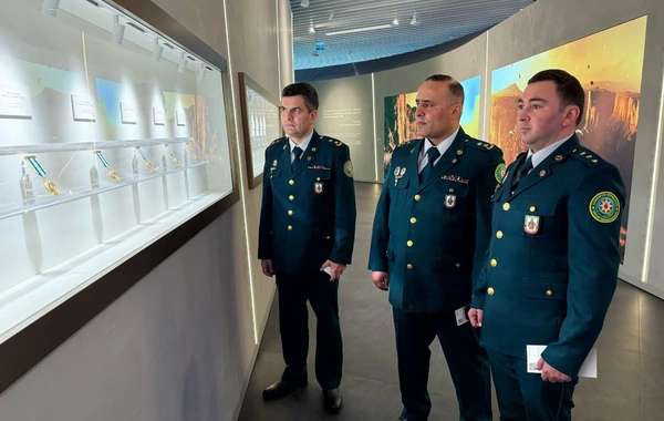 Elçin Quliyev xidməti-döyüş fəaliyyətində fərqlənən hərbi qulluqçuları təltif edib