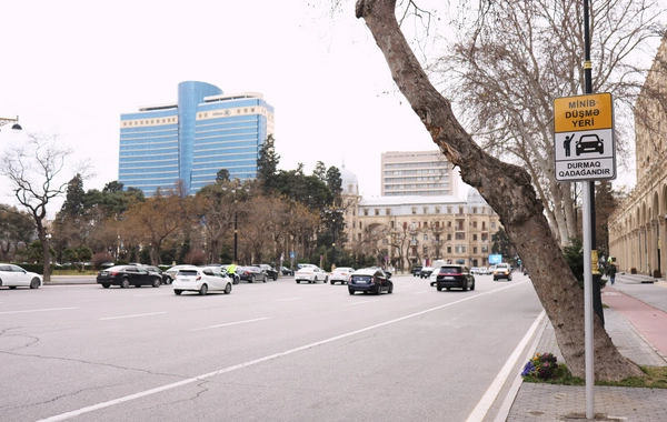 Bakıda avtobus zolaqlarında yeni minib-düşmə yerləri yaradılıb