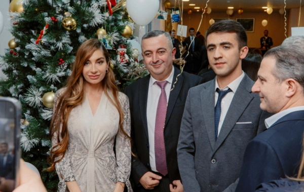 Ahıl şəxslər üçün sosial xidmət müəssisəsində Yeni il süfrəsi açılıb