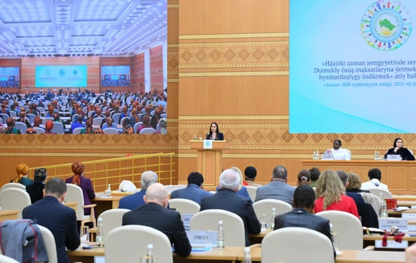 Leyla Əliyeva Türkmənistanda beynəlxalq konfransda iştirak edib