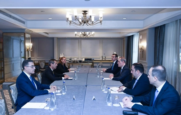 Ceyhun Bayramov Şimali Kiprin XİN rəhbəri ilə regional məsələləri müzakirə edib