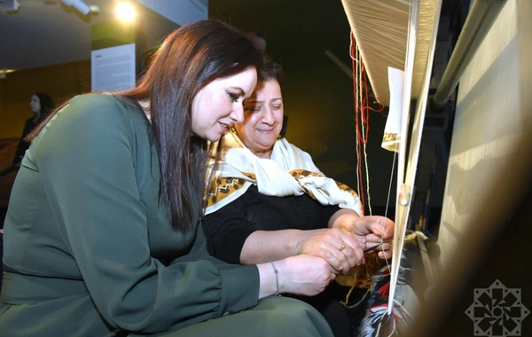 Litvanın Baş naziri Milli Xalça Muzeyini ziyarət edib