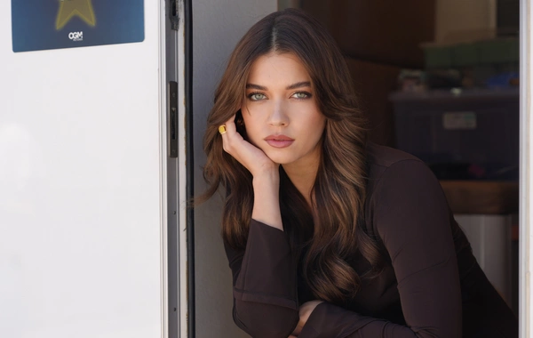 Afra Saraçoğlunun bu şikayəti birmənalı qarşılanmadı