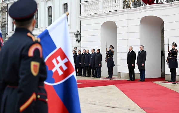 Bratislavada İlham Əliyevin rəsmi qarşılanma mərasimi olub