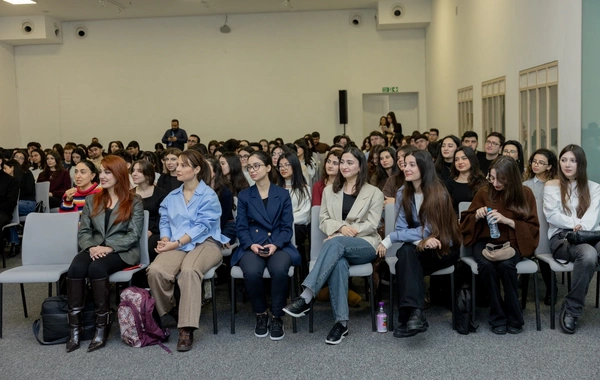 WUF13 üzrə Könüllülük Proqramı çərçivəsində təlimlər keçirilir