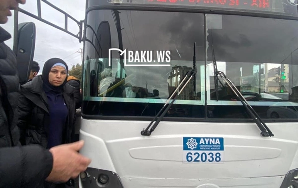 Avtobus xarab oldu - Sərnişinlər YOLDA QALDI Avtobus xarab oldu - Sərnişinlər YOLDA QALDI