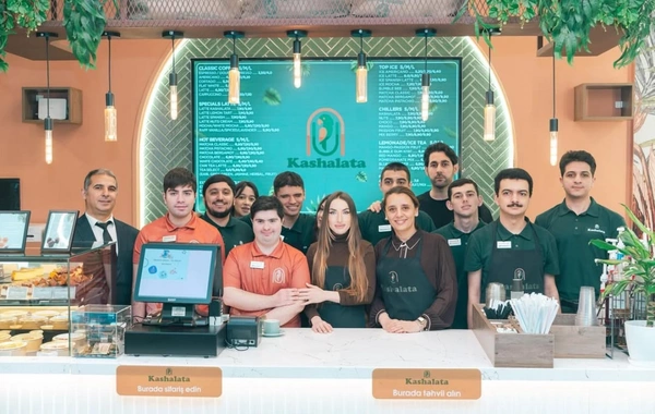 Alyona Əliyeva Bakıda ilk inklüziv iaşə obyekti olan Kaşalata kafeni ziyarət edib