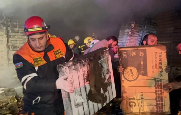 Bakıda güclü yanğın: Hadisə yerindən GÖRÜNTÜLƏR