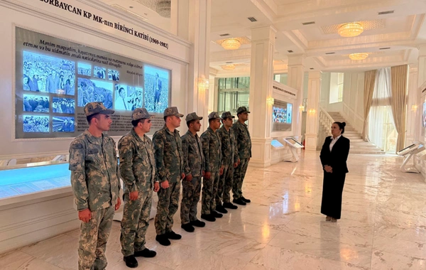 Azərbaycan Ordusunda Müstəqilliyin Bərpası Günü qeyd olunub
