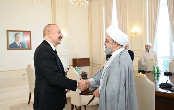 İlham Əliyev Bakıda keçirilən beynəlxalq konfransların iştirakçılarını qəbul edib