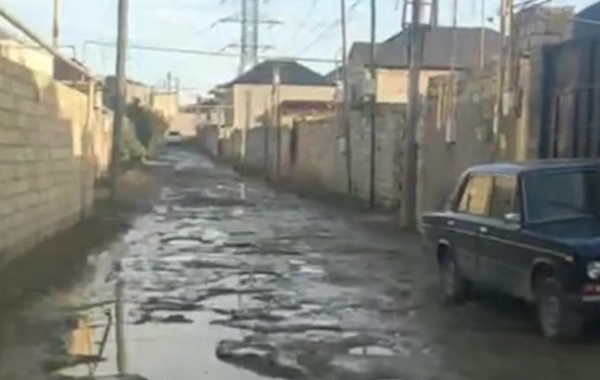 Biləcəridə YOL PROBLEMİ: Gediş-gəliş mümkün deyil, batırıq