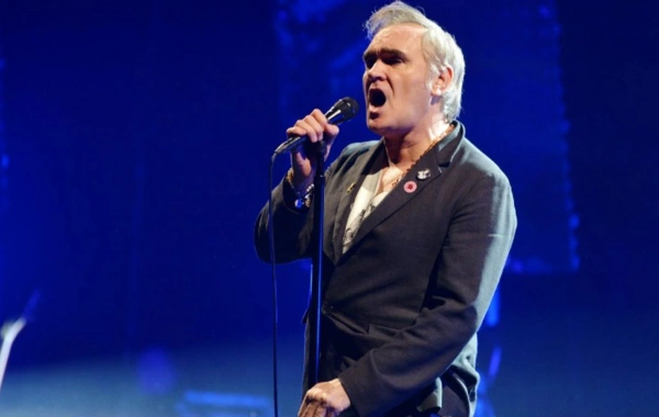 British singer Morrissey cancels concerts due to death threat on stage