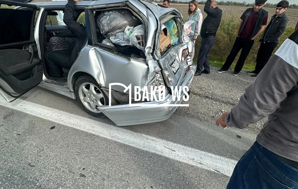 Bakı-Qazax yolunda avtobus "Mercedes"lə toqquşdu