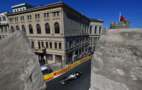 Racing Bulls komandası Formula 1in Bakı mərhələsi üçün qeyri-adi poster nümayiş etdirib