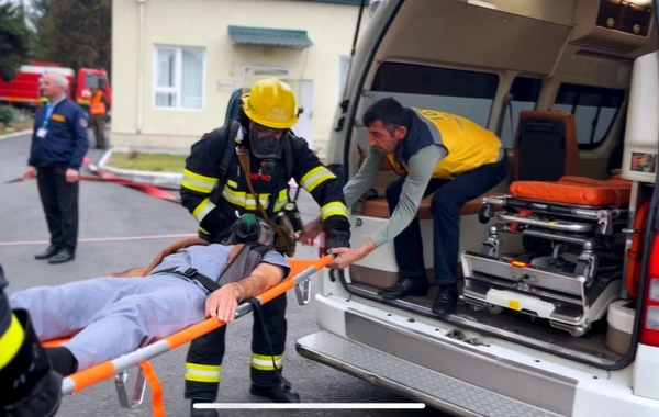 Nazirlik xəstəxanada təlim keçirdi