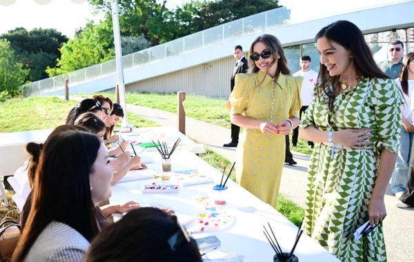 Leyla Əliyeva və Alona Əliyeva Xeyirxahlıq Festivalında iştirak ediblər