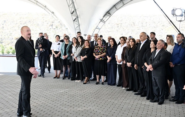 Zəngilanın Məmmədbəyli və Ağalı kəndlərinin sakinlərinə mənzillərin açarları təqdim edilib Zəngilanın Məmmədbəyli və Ağalı kəndlərinin sakinlərinə mənzillərin açarları təqdim edilib
