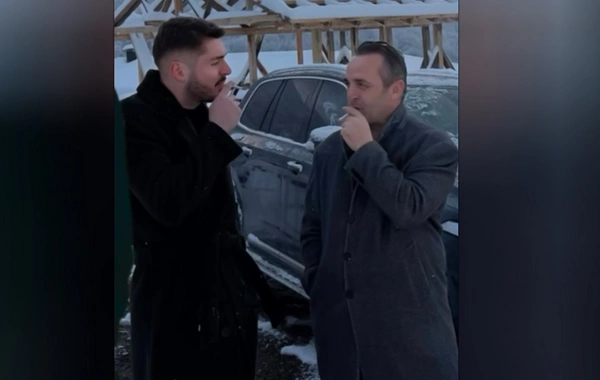 Reper atasına 10 milyonluq avtomobil hədiyyə etdi