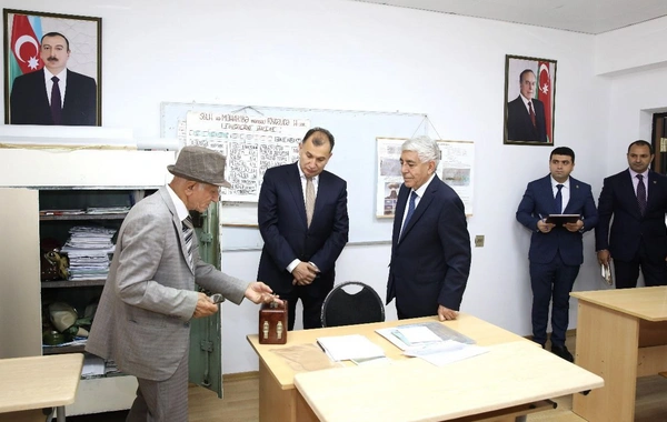 AHİK sədri qurumun Əmək və Sоsial Münasibətlər Akademiyasında tədrisin vəziyyəti ilə maraqlanıb