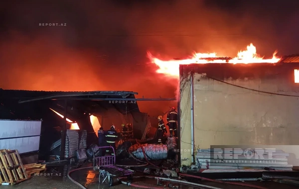 Bakıda güclü yanğın: Hadisə yerindən GÖRÜNTÜLƏR